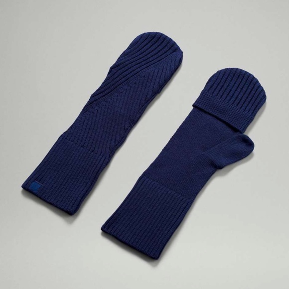 Lululemon Twist Knit Mittens - Picture 2 of 5